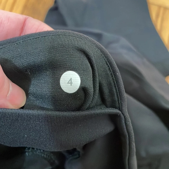 Lululemon Wunder Under Crop 21” Black size 4 - Picture 5 of 6